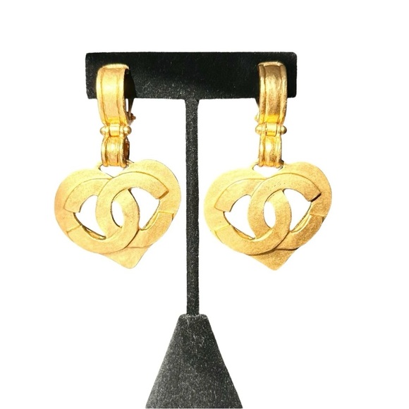 Chanel Iconic CC Logos Heart Gold Large Clip On Earrings with Box - Picture 3 of 8